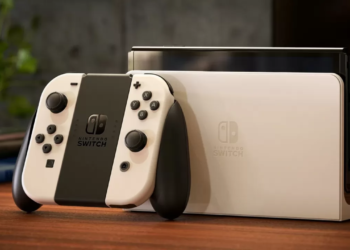 Offerte eBay: Nintendo Switch OLED in versione bianca in sconto