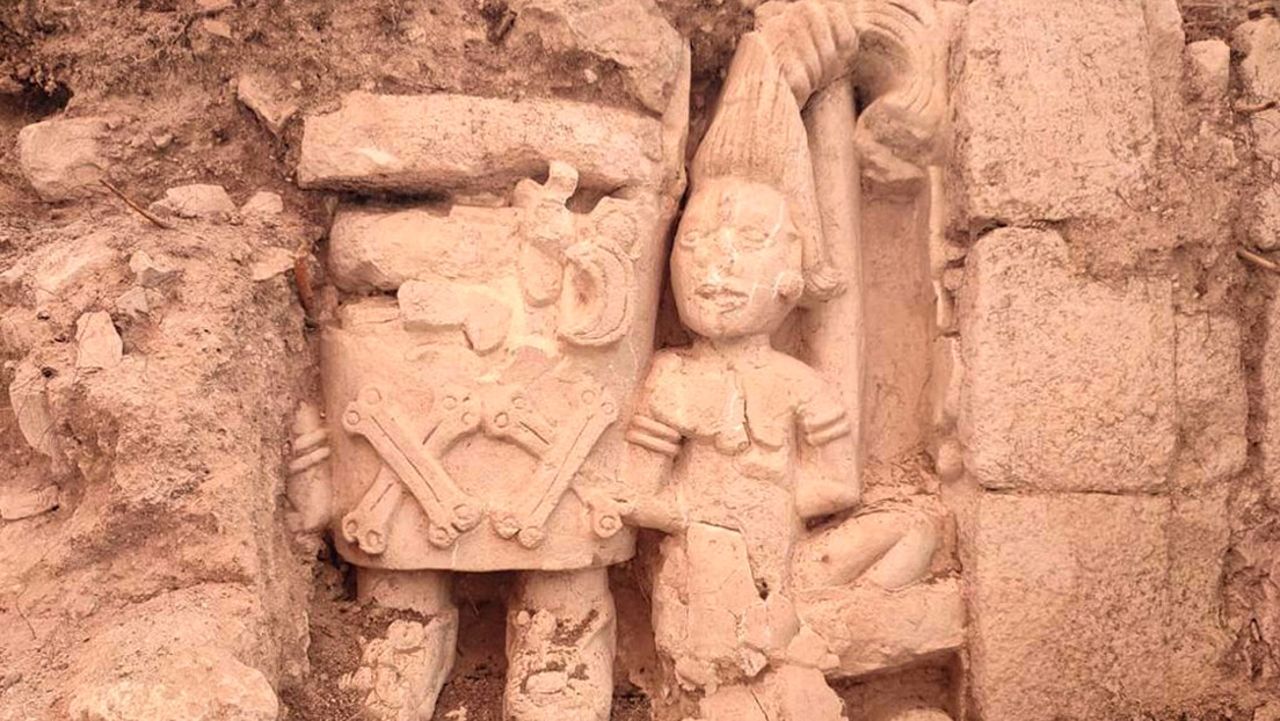 Statuetta Maya del periodo preispanico: scoperta in Messico