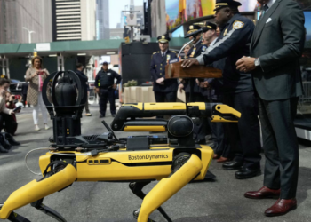 Il cane robot Spot ritorna in servizio, la polizia di New York lo userà nelle situazioni di pericolo