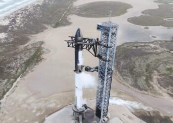 Starship: lancio epico con esplosione comandata, un successo per SpaceX