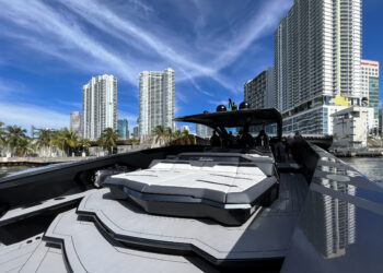 Yacht: consegnato in Australia il primo Tecnomar for Lamborghini 63