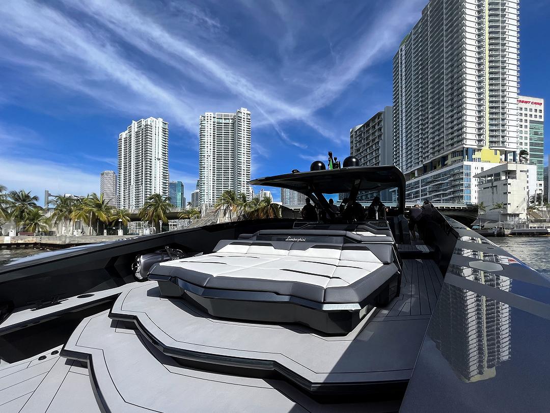 Yacht: consegnato in Australia il primo Tecnomar for Lamborghini 63