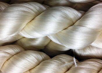 Engineered silk: the new frontier of sustainable fashion thanks to the synthetic biologist