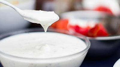 Patologie orali: i benefici dello yogurt