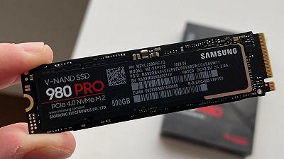 Offerte Amazon: SSD Samsung 980 PRO da 500 GB per PS5 e PC in sconto al prezzo minimo storico