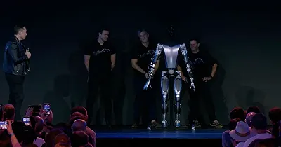 Tesla ha appena rilasciato il primo filmato riguardo i suoi robot umanoidi