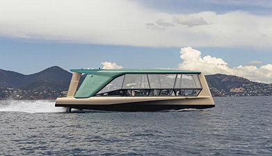 BMW ha creato una barca di lusso elettrica che produce un suono realizzato da Hans Zimmer