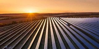 Novità nel campo dell’energia verde in Italia: Engie e Amazon inaugurano la più grande azienda agricola fotovoltaica del paese