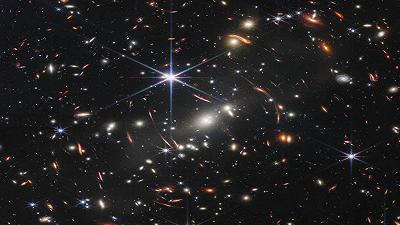 Galassie supermassicce: un’analisi rivoluzionaria mette in discussione i modelli cosmologici