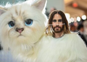 Jared Leto vestito da gatto al Met Gala ha conquistato il web