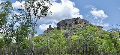 L’arte rupestre testimonia il cambiamento del paesaggio dell’Australia: gli archeologi indagano sulla Laguna del Giglio Rosso