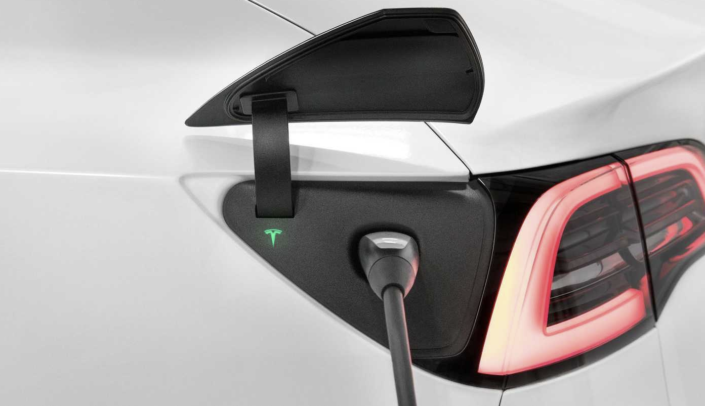 Anche Rivian, negli USA, utilizzerà lo standard di ricarica di Tesla