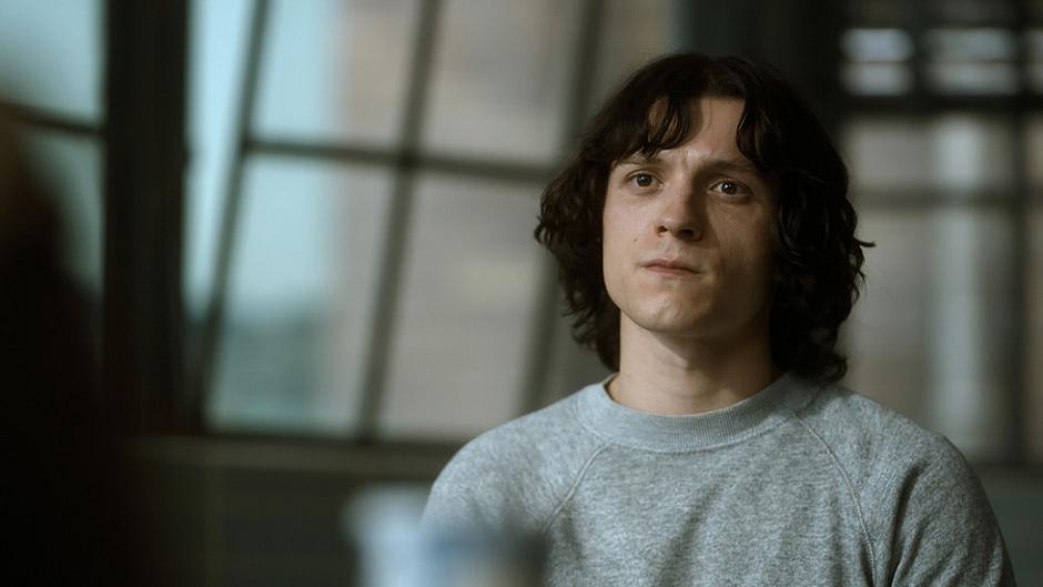 The Crowded Room: la recensione della serie con protagonista Tom Holland