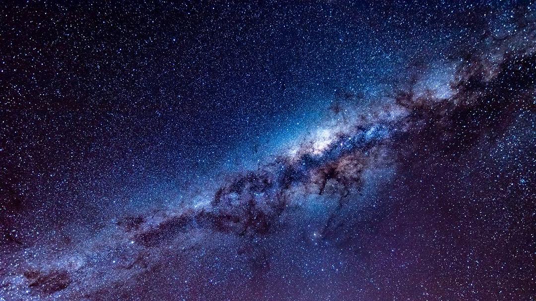 Vita aliena: scienziati stanno monitorando una regione specifica del cosmo piena di stelle