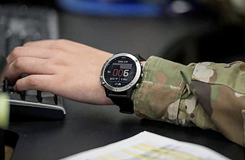 Qualcuno sta inviando degli smartwatch ai militari statunitensi