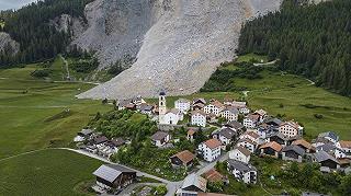 Frana in Svizzera: 1,2 milioni di metri cubi di roccia formano voragine di 50 metri