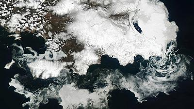 Mare di Ochotsk: spettacolare danza delle spirali ghiacciate