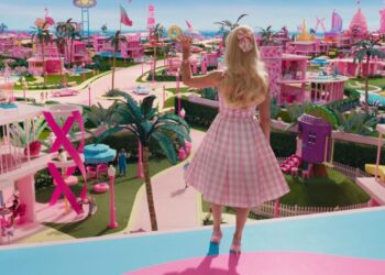 Barbie breaks the billion dollar mark at the box office