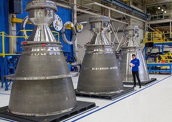 Blue Origin, il motore esplode a 10 secondi dall'inizio dei test, l'azienda: "stiamo indagando"