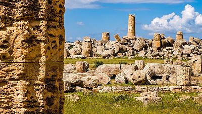 Scoperta archeologica a Selinunte: struttura lunga 15 metri svelata sotto la sabbia