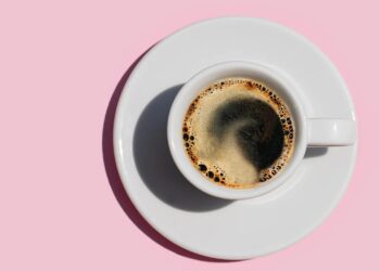 Alzheimer: studio italiano rivela possibile effetto protettivo del caffè contro la malattia