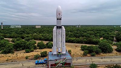 L’India sta inviando un altro razzo verso la Luna dopo due tentativi falliti