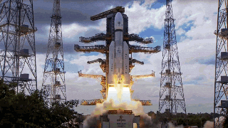 L’india ce l’ha fatta a volare verso la Luna con il lancio della missione Chandrayaan-3