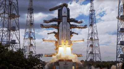L’india ce l’ha fatta a volare verso la Luna con il lancio della missione Chandrayaan-3