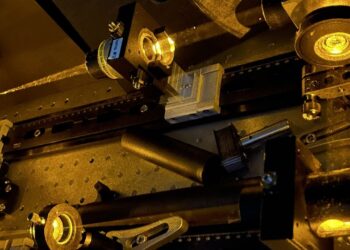 Laser per l'astronomia: lo strumento super-tecnologico rivoluzionerà le osservazioni