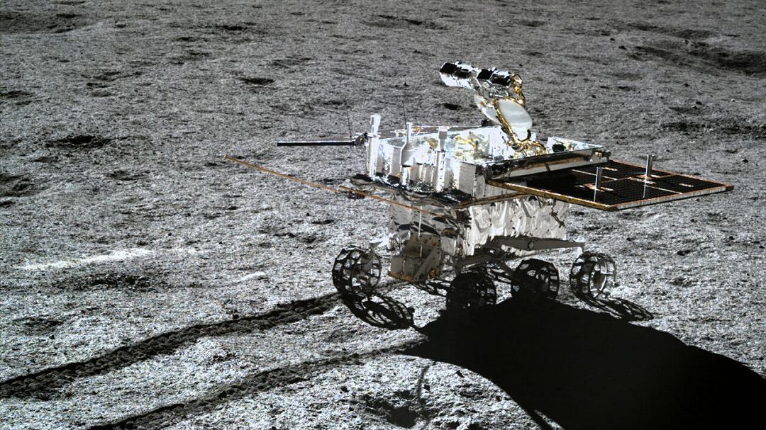 Scoperti strati segreti nascosti sotto la superficie della Luna: tutto cambia