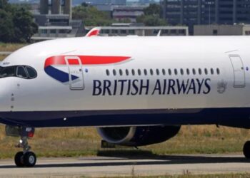 I gravi problemi tecnici che hanno mandato in tilt il traffico aereo del Regno Unito