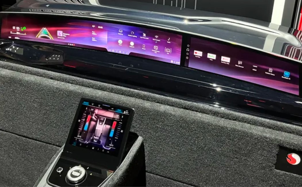 Il Cadillac Escalade IQ costa come un bilocale, ma non ha Android Auto e Apple CarPlay