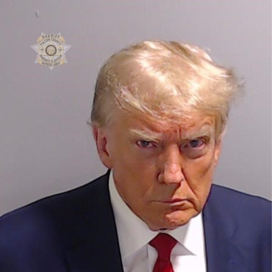 Donald Trump torna su Twitter: “Non ci arrenderemo mai!”