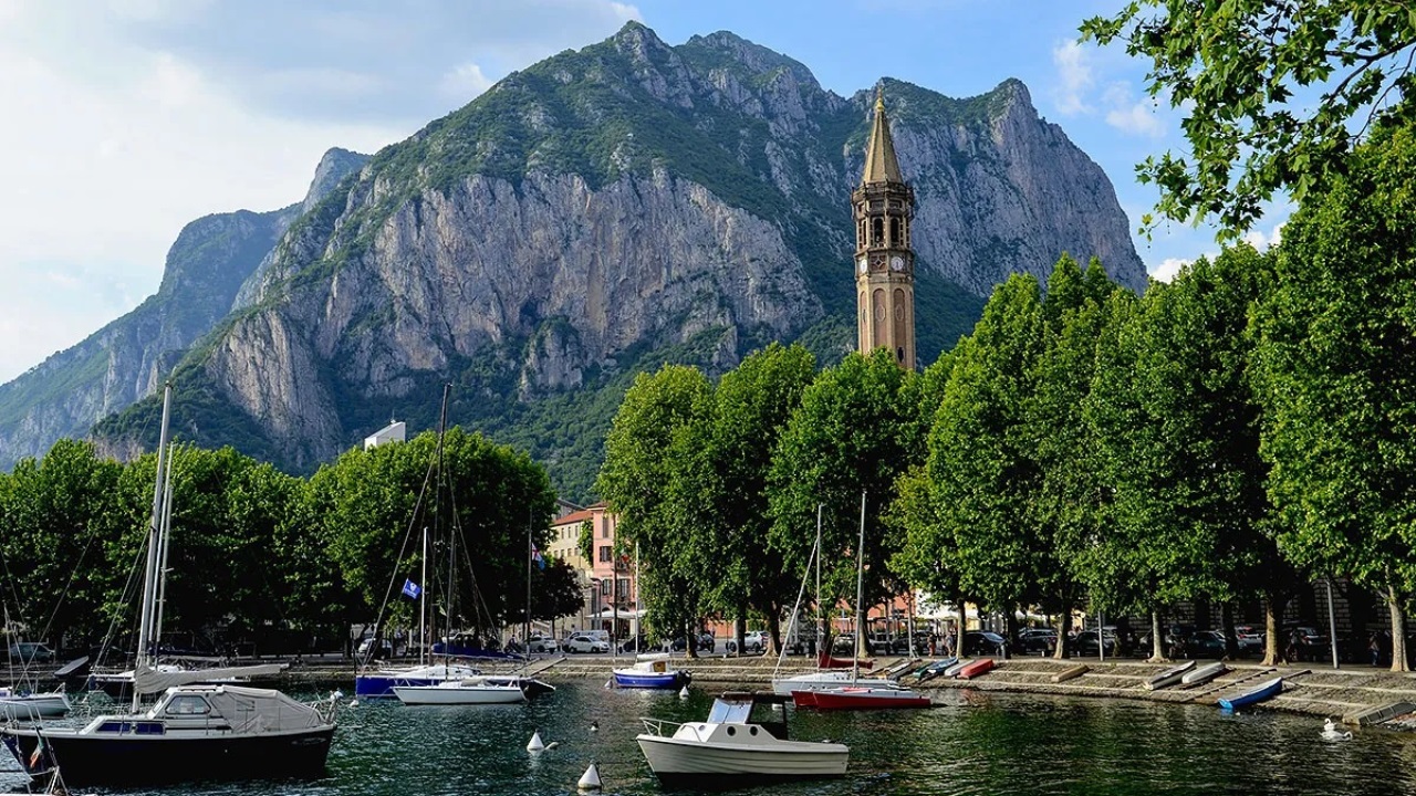 Frana a Lecco: la ferrovia e la strada restano intatte