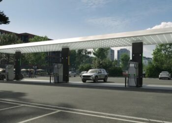 Mercedes-Benz avrà la sua rete di stazioni di ricarica per EV: entro la fine del 2023 le prime inaugurazioni