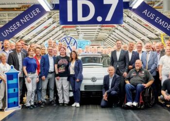 Volkswagen ID.7, avviata la produzione: la nuova punta di diamante dell'offerta elettrica di VW