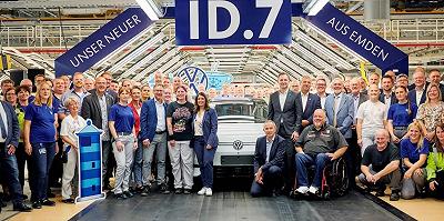 Volkswagen ID.7, avviata la produzione: la nuova punta di diamante dell’offerta elettrica di VW