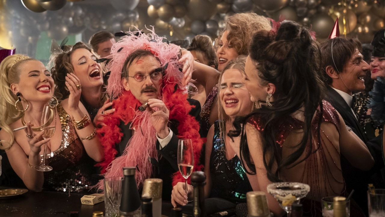 The Palace: trailer, foto e locandina del nuovo film di Roman Polanski