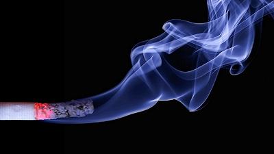 Fumo: maggiore incidenza sulla dipendenza per chi inizia prima dei 20 anni