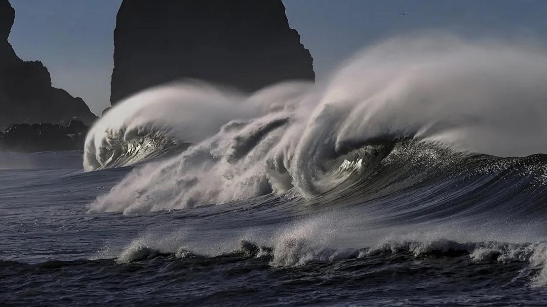 Onde marine in California: il cambiamento climatico causa un aumento in altezza