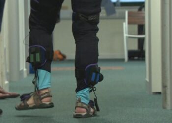 Ictus: i pantaloni NeuroSkin sono stimolati dall'intelligenza artificiale per il recupero della mobilità