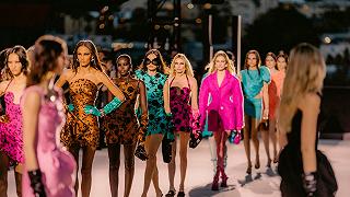 Tapestry acquisisce Capri Holdings (Versace, Jimmy Choo e Michael Kors) per 8,5 miliardi di dollari