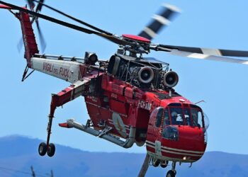 La Grecia rafforza la sua difesa contro gli incendi: acquistati 4 elicotteri antincendio