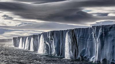 Il ghiaccio dell’Artico si scioglie ad un ritmo preoccupante ma non è solo colpa dell’uomo