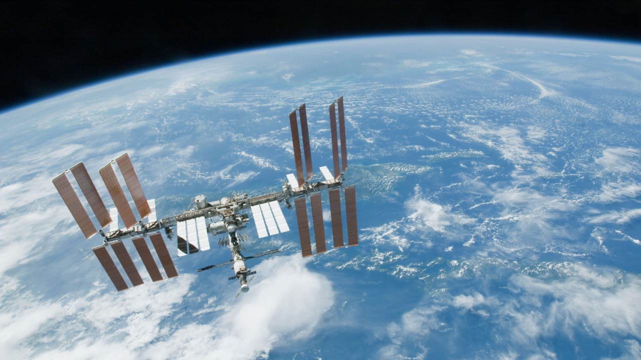 Ricerca medica e manutenzione delle tute spaziali: settimana movimentata per la ISS