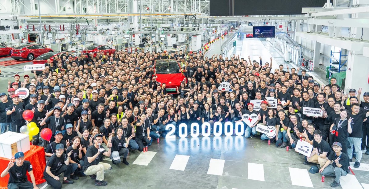 Tesla, la Gigafactory di Shanghai festeggia i 2 milioni di veicoli prodotti