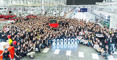 Tesla, la Gigafactory di Shanghai festeggia i 2 milioni di veicoli prodotti