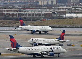 Emergenza in volo: aereo Delta Airlines torna indietro ad Atlanta