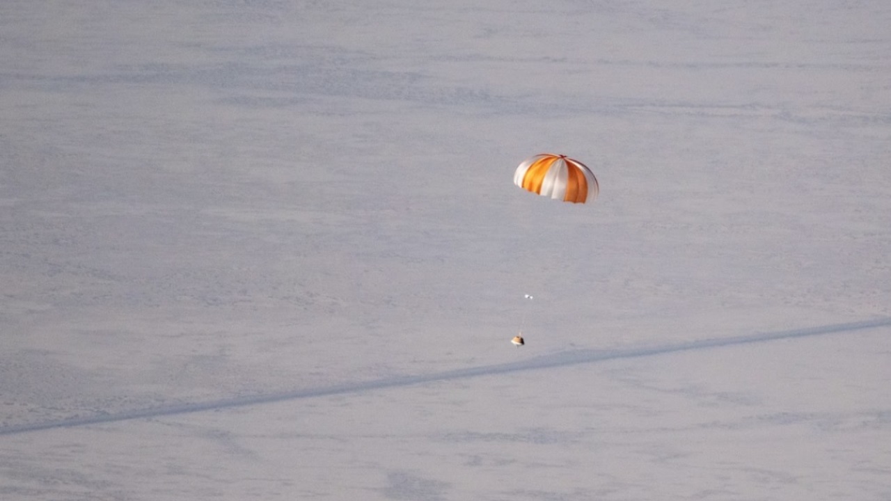 La sonda Osiris-Rex rientra sulla Terra con i campioni dell’asteroide Bennu