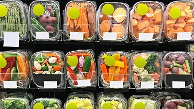 Sostenibilità: il 78% degli italiani abbandona le confezioni alimentari in plastica